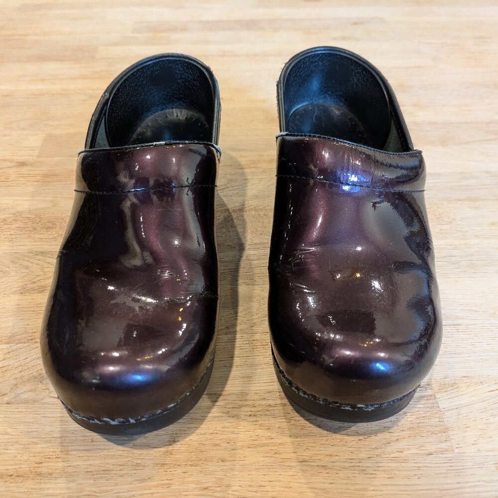 Women's Dankso Clogs - Burgundy patent leather - European size 36 ( US Sizing 6)
